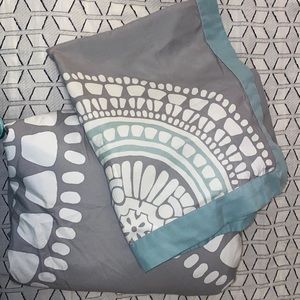 Room essentials Queen Duvet cover and pillow cases